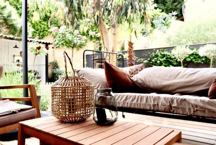 Aux Terrasses Bed & Breakfast Бордо Екстериор снимка